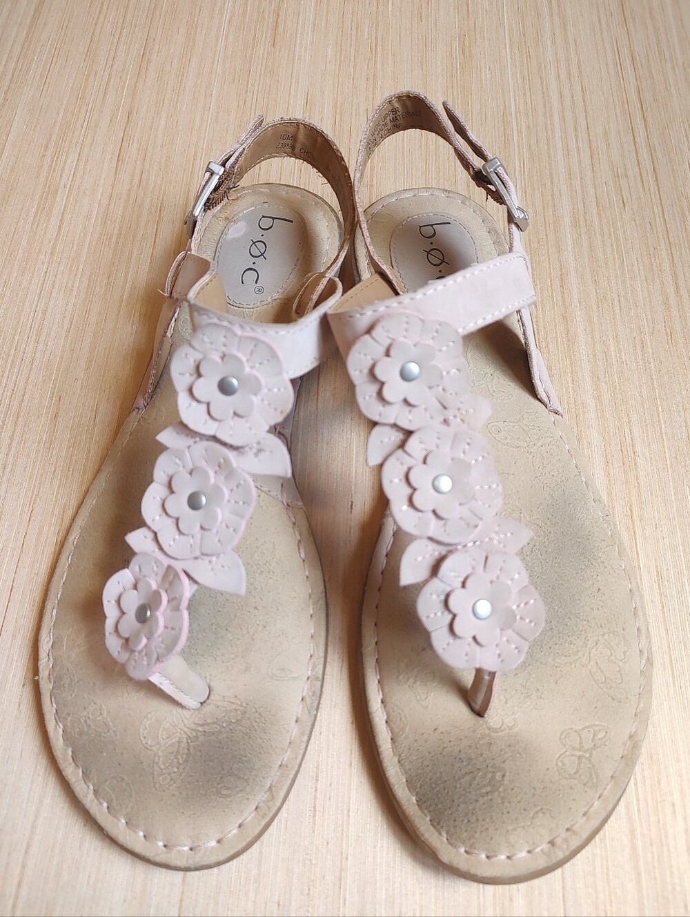Boc Born 3D Flowers Thong Sandals Buckle Leather Pale Pink Rose Size 10 Shoes